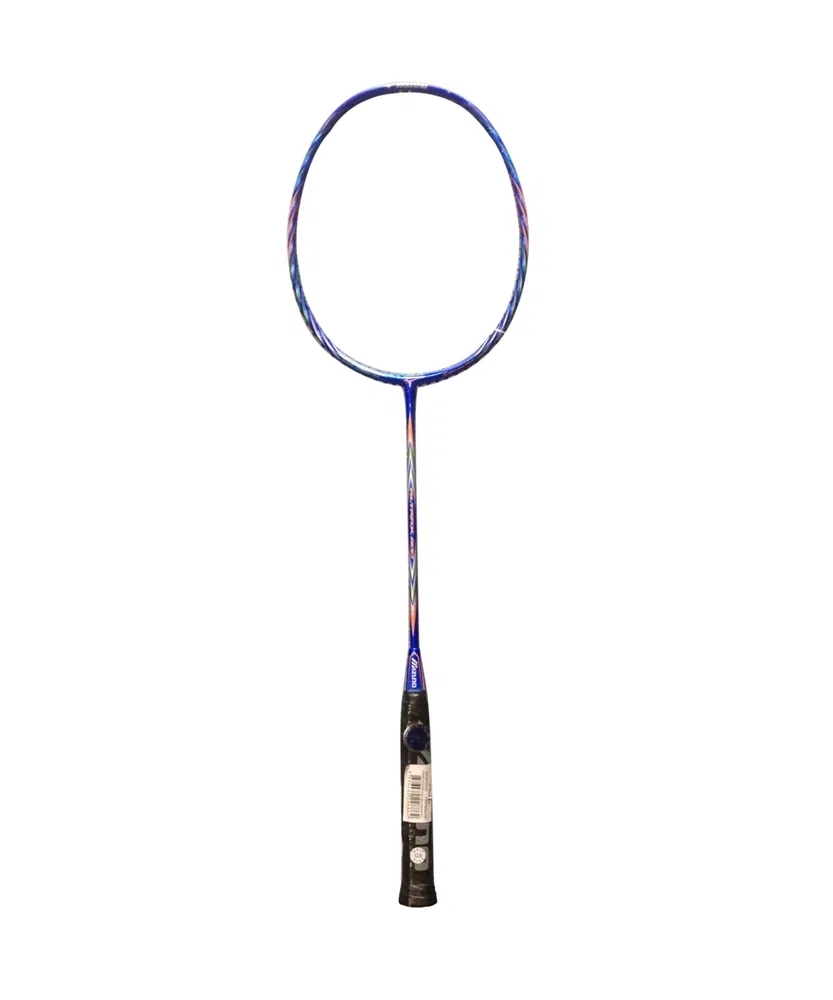 Mizuno Altrax 800 được thiết kế với công nghệ tiên tiến và chất liệu cao cấp