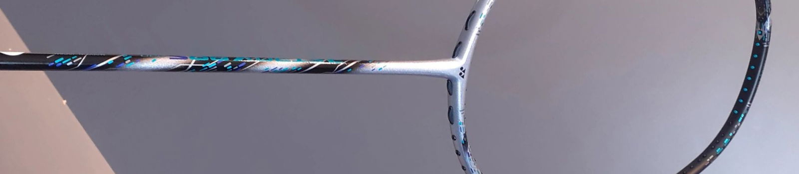 Top 5 vợt cầu lông Yonex tầm trung chất lượng cho lông thủ