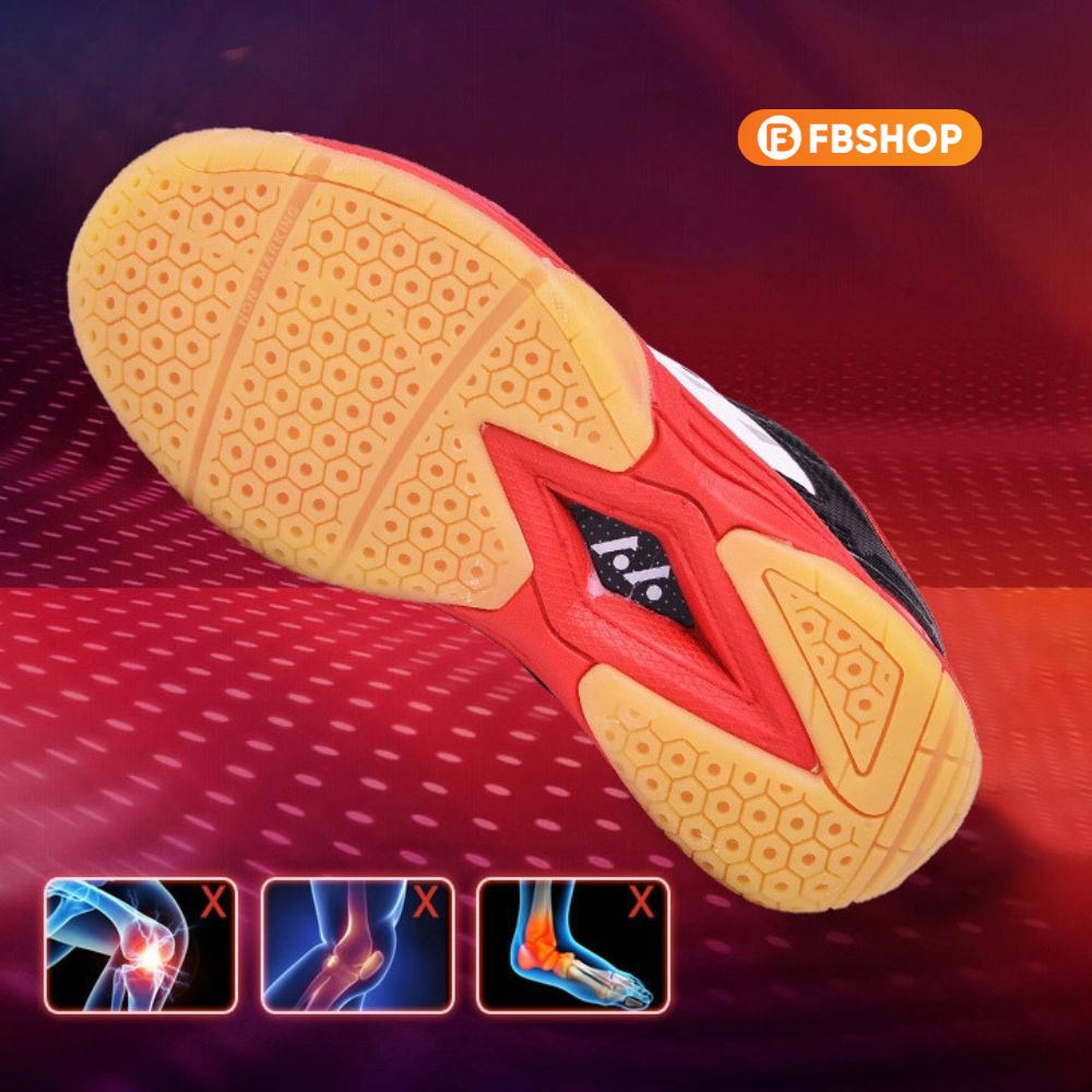 Khám phá công nghệ HEXAFRIP SOLE HEXAGRIP SOLE thiết kế hình lục giác trên đế cao su giúp đôi giày có độ bám sân hiệu quả tối đa, chống trơn trượt