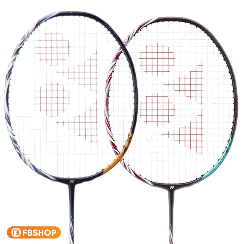 100ZZ Kurenai và 100ZX có sự khác biệt tương đối về phong cách và cảm giác chơi