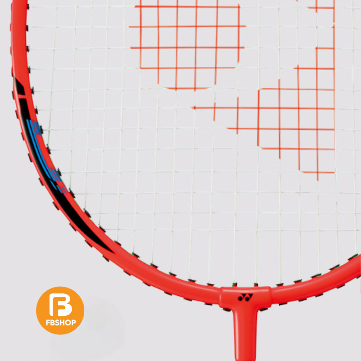 Vợt cầu lông Yonex B4000 mang lại cảm giác toàn diện, chắc chắn trên sân