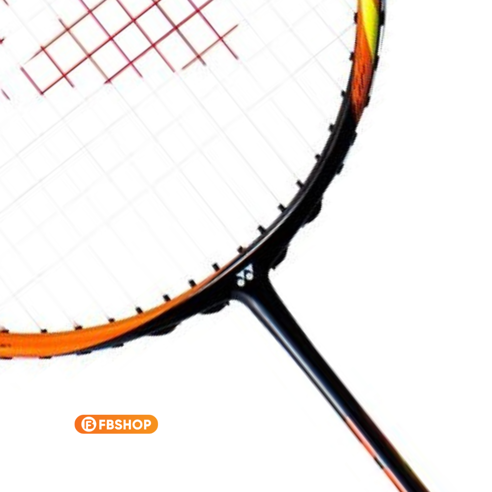 Astrox 7 phù hợp với lối chơi thiên công mạnh mẽ