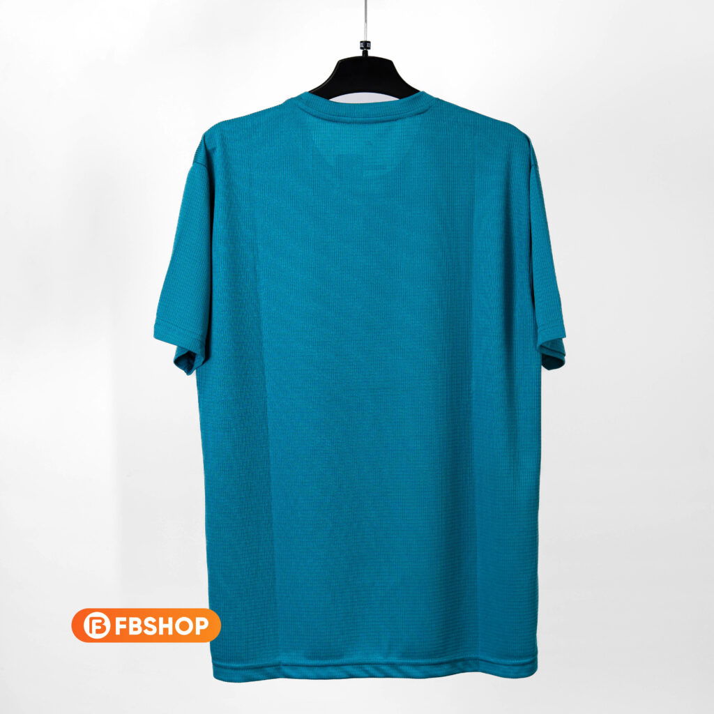 Form áo thực tế Fbsport FBS-04 dáng Pro-Fit hiện đại cho nam và nữ.