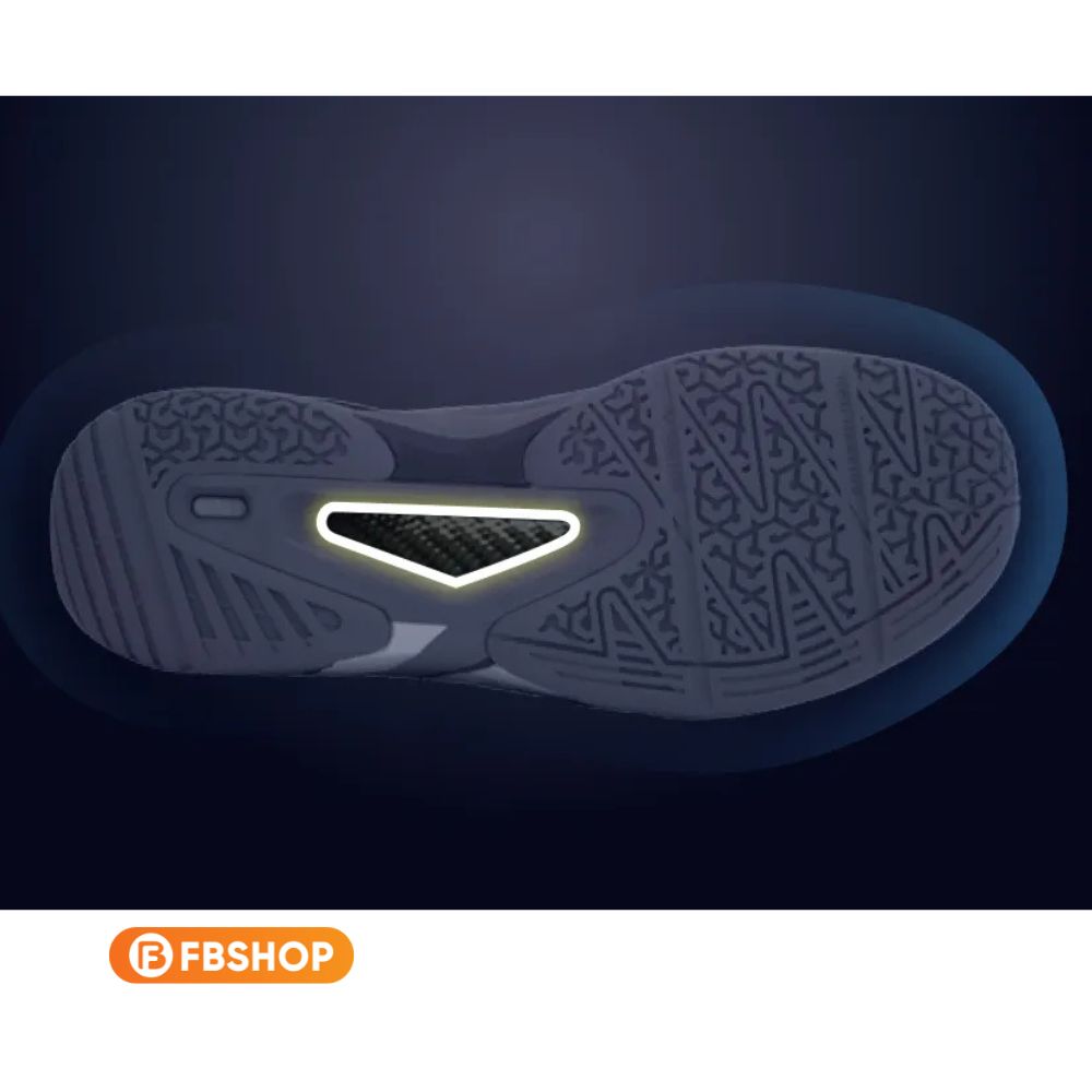 Carbon Power đóng vai trò như một bộ khung vững chãi, chống xoắn và tăng cường lực đẩy