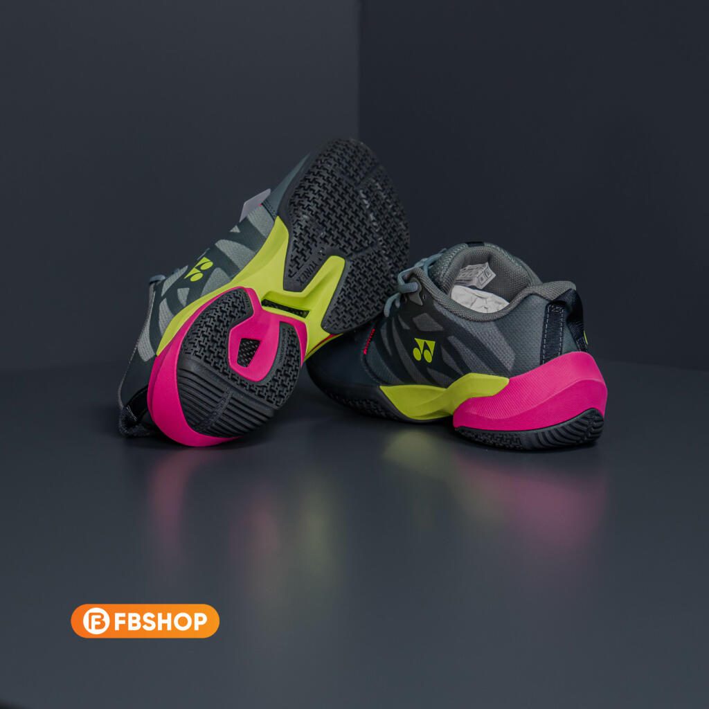 Giày cầu lông Yonex Subaxia GT Wide mang lại cảm giác khác biệt và trợ lực linh hoạt