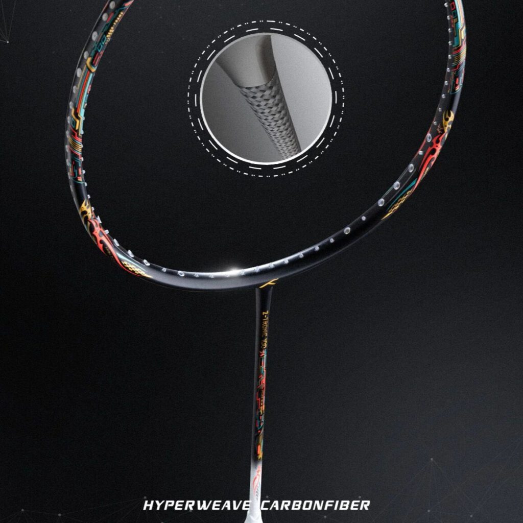 Công nghệ Hyper Weave Carbon Fiber giúp tăng cường độ cứng và độ đàn hồi của khung vợt