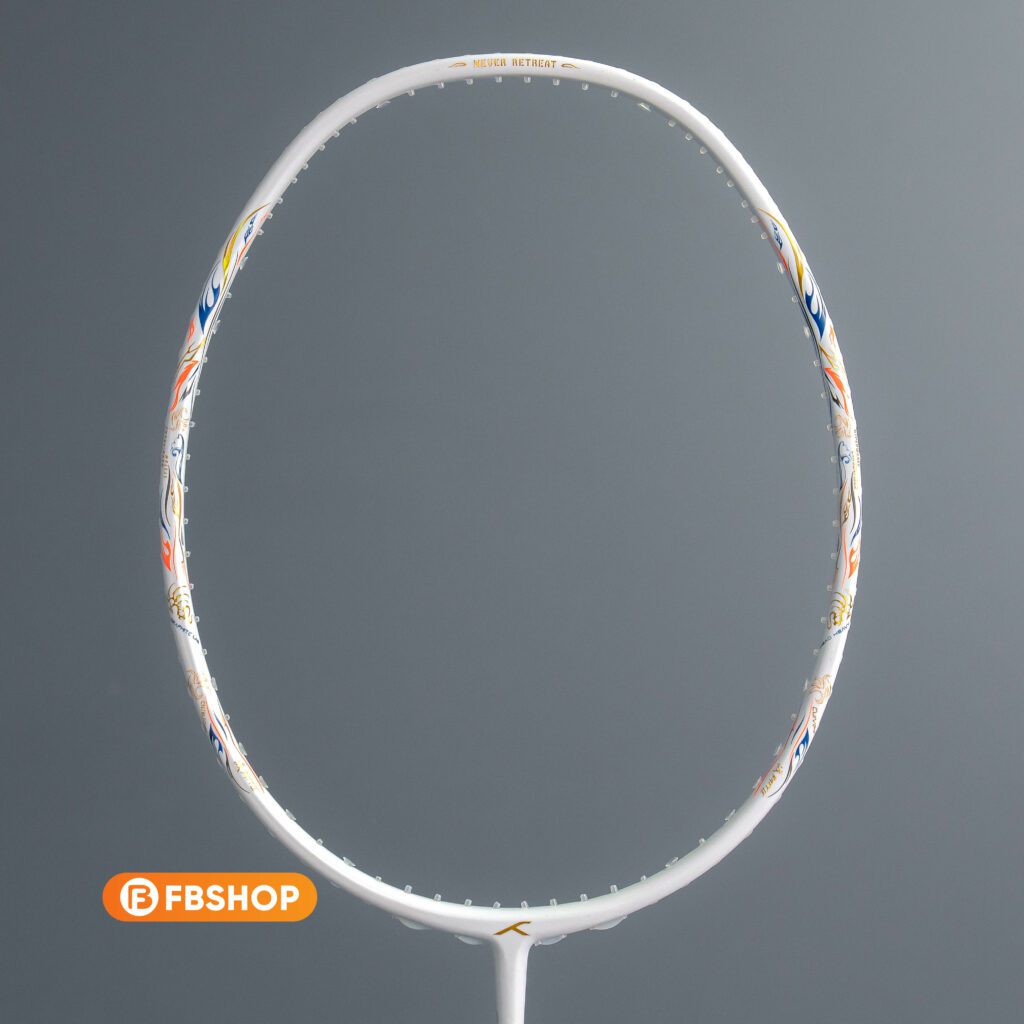 Vợt Cầu Lông Hundred Battle 900 (Pro Series) sự lựa chọn hoàn hảo cho những lông thủ theo đuổi lối đánh tấn công