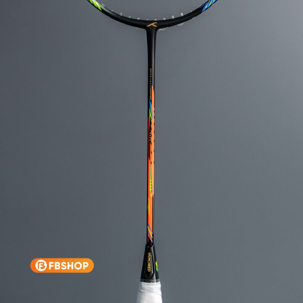 Người chơi cầu lông phong trào và phái nữ lựa chọn Vợt Cầu Lông Hundred Flareon Typhoon nhờ trọng lượng nhẹ và dễ điều khiển.