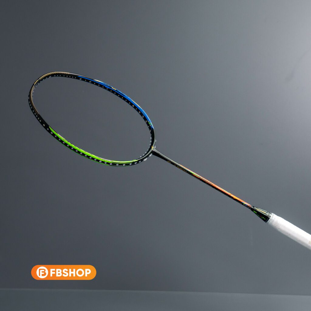 Thông số kỹ thuật vợt cầu lông Hundred Flareon Typhoon cho mức căng lên tới 32lbs và trọng lượng 5U