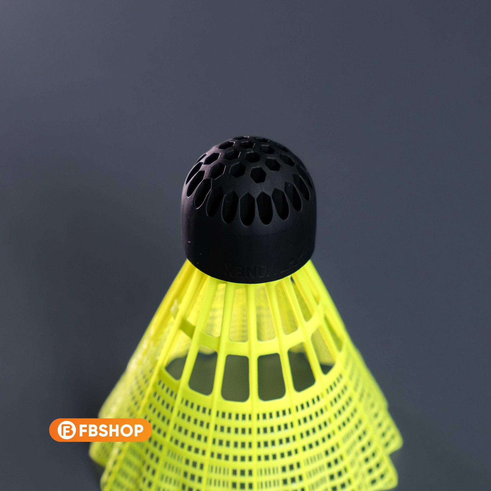 Cầu Yonex Mavis Field II có độ bền tốt, đường bay ổn định Cầu Yonex Mavis Field II có độ bền tốt, đường bay ổn định