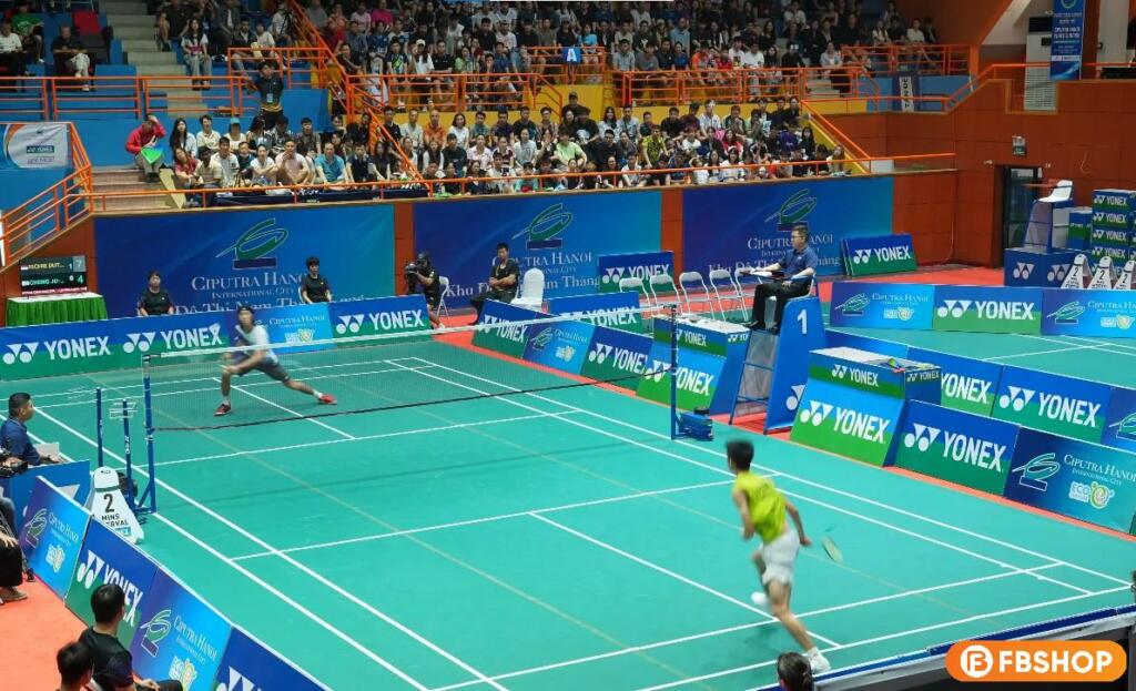Tỷ số set 1 là 21-13 nghiêng về tay vợt Indonesia