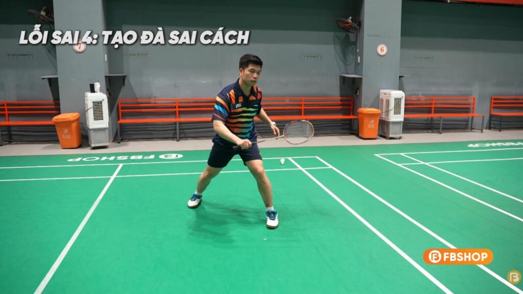 Lỗi sai phổ biến khi tạo đà là thế chân trước chân sau