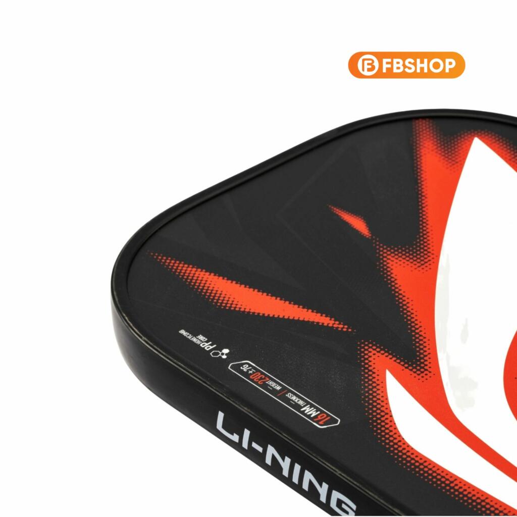 Vợt Pickleball Lining Hyperpower 20 16mm phù hợp với lối chơi kiểm soát toàn diện và hoàn hảo 