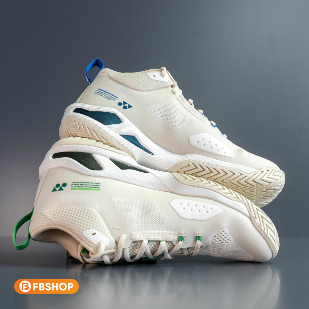 Giày Cầu Lông Yonex Graphite Throttle Men mang đến cảm giác êm ái đến kinh ngạc Giày Cầu Lông Yonex Graphite Throttle Men mang đến cảm giác êm ái đến kinh ngạc
