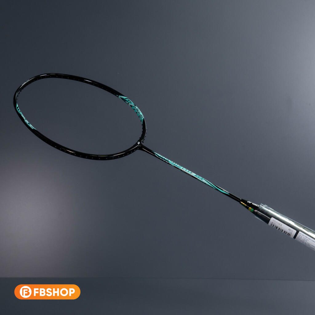 Yonex Voltric Lite 35i gây ấn tượng với người chơi nhờ khả năng tấn công cực kỳ ấn tượng 