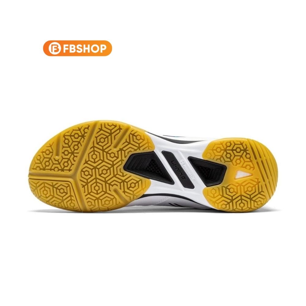 AYAU003 là đôi giày toàn diện, có độ bám sân, thoáng khí và trợ lực tốt AYAU003 là đôi giày toàn diện, có độ bám sân, thoáng khí và trợ lực tốt