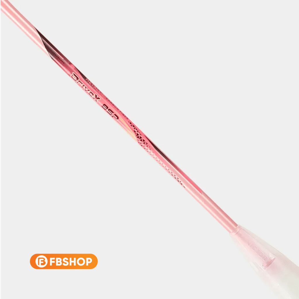 Phần đũa vợt được tích hợp các công nghệ hiện đại giúp đũa vợt có độ cong và đàn hồi nhanh hơn 