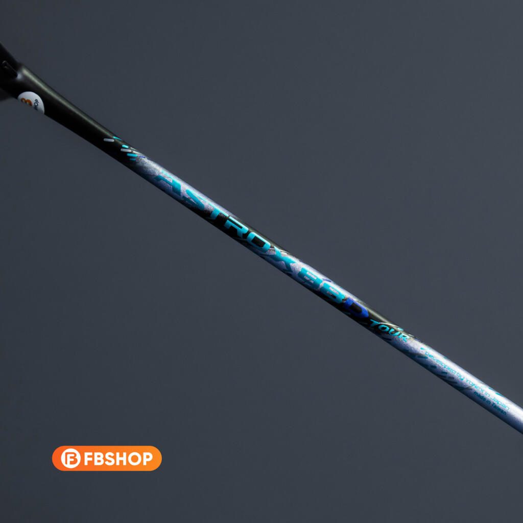 Thân vợt Yonex Astrox 88D Tour 2024 được đánh giá là khá cứng cho khả năng phản hồi nhanh chóng 