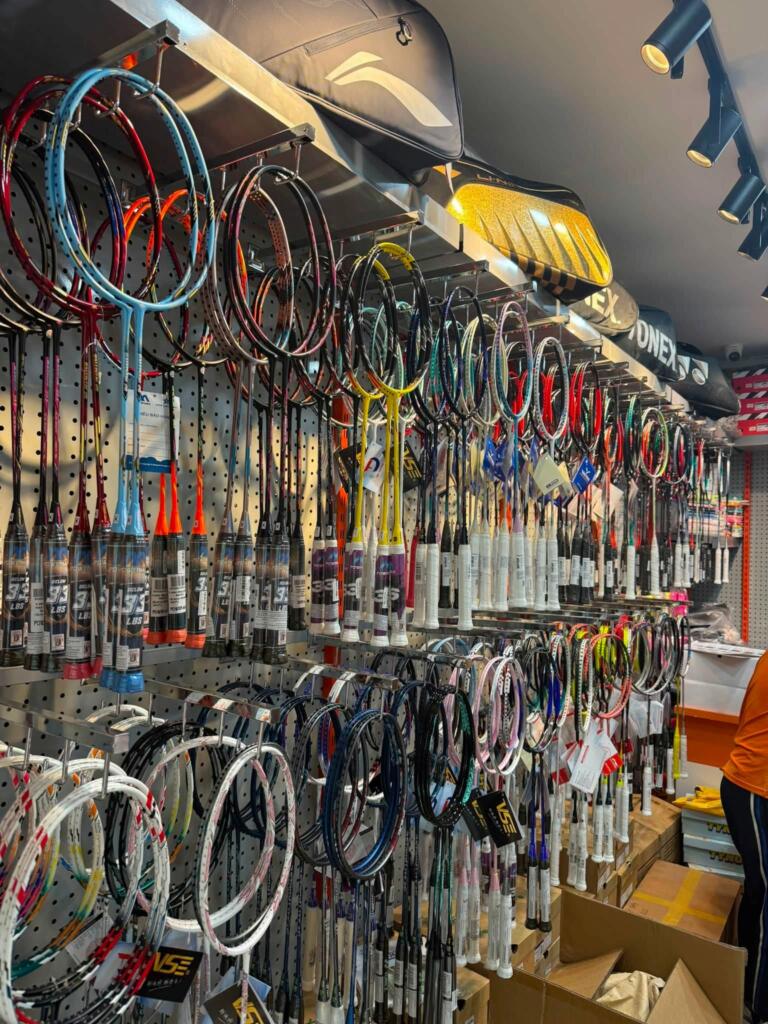 FBshop mang đến nhiều sự lựa chọn vợt cầu lông chính hãng đa dạng trình độ