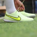Giày bóng đá Nike