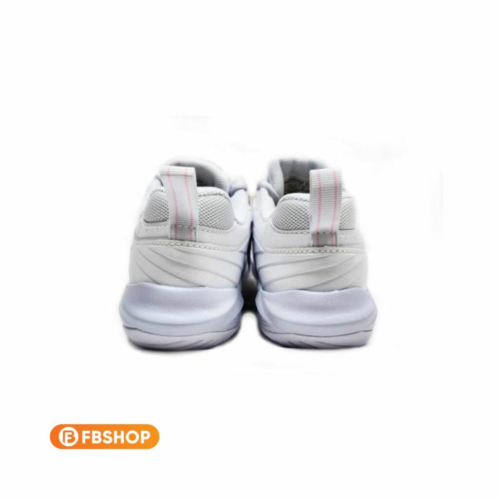 Giày Cầu Lông Victor P9200NTDF AT được nhiều lông thủ nữ đánh giá cao bởi cảm giác thoải mái mà sản phẩm đem lại Giày Cầu Lông Victor P9200NTDF AT được nhiều lông thủ nữ đánh giá cao bởi cảm giác thoải mái mà sản phẩm đem lại