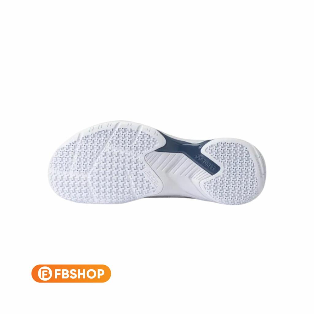 Đế giày với thiết kế phi tiêu đặc trưng giúp tăng độ ổn định và chắc chắn Đế giày với thiết kế phi tiêu đặc trưng giúp tăng độ ổn định và chắc chắn