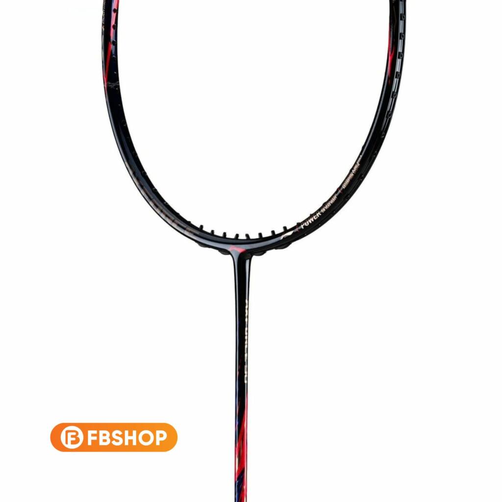 Lining Axforce 90 Loh Kean Yew 2026 mang đến những pha đập cầu uy lực nhưng vẫn duy trì được sự linh hoạt trong các pha cầu nhanh Lining Axforce 90 Loh Kean Yew 2026 mang đến những pha đập cầu uy lực nhưng vẫn duy trì được sự linh hoạt trong các pha cầu nhanh